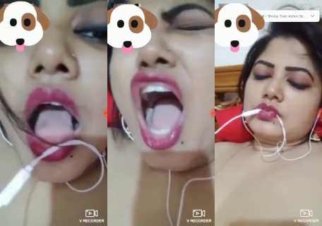 Horny beautiful Bhabhi masturbating - Masalaseen.com